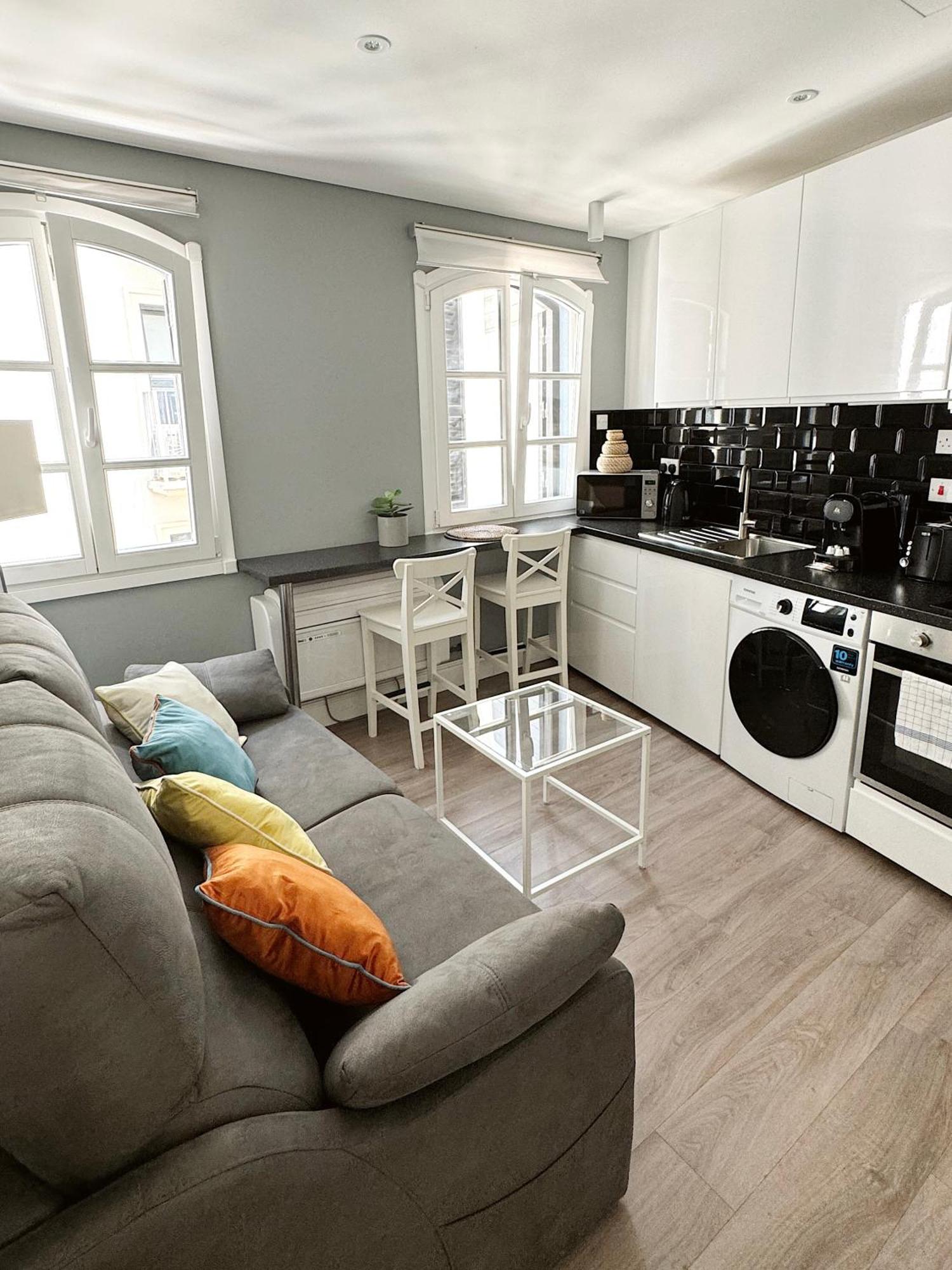 Fabulous City Centre Apartment - Grand Central House 지브롤터 외부 사진