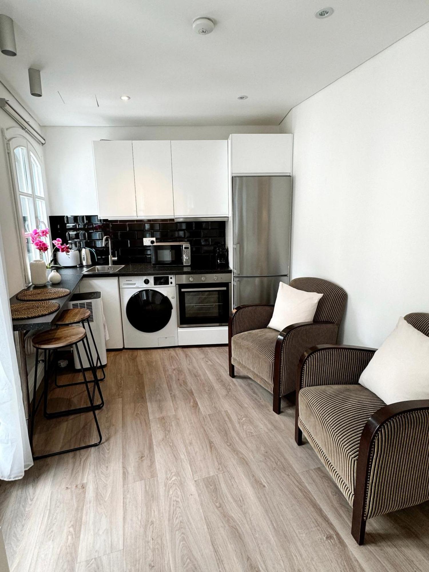 Fabulous City Centre Apartment - Grand Central House 지브롤터 외부 사진