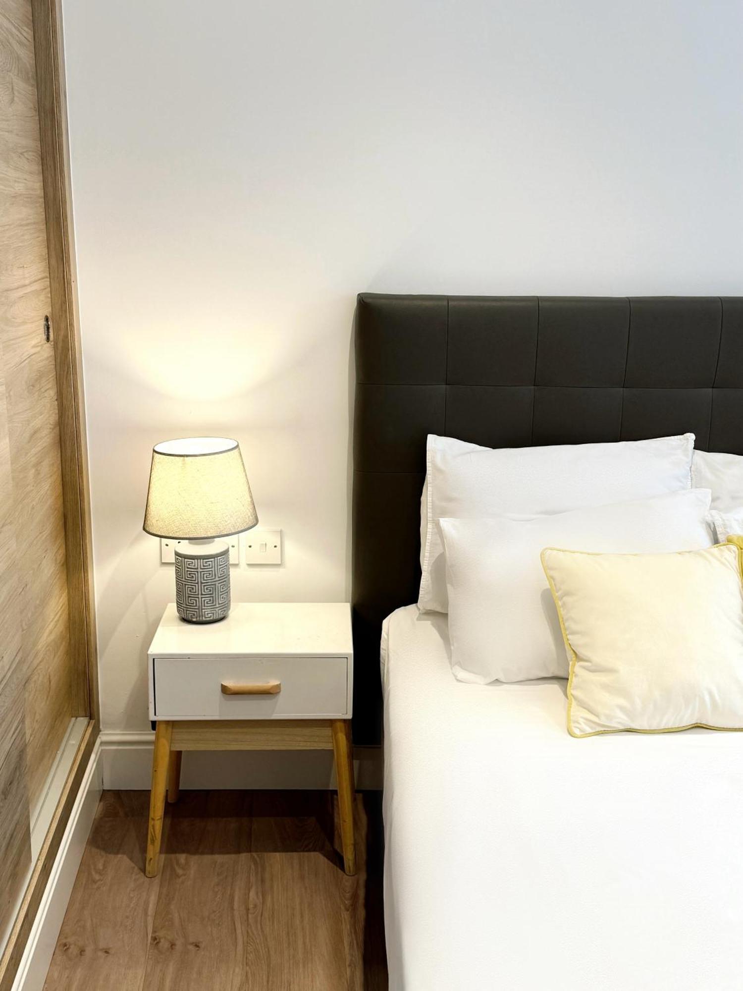 Fabulous City Centre Apartment - Grand Central House 지브롤터 외부 사진